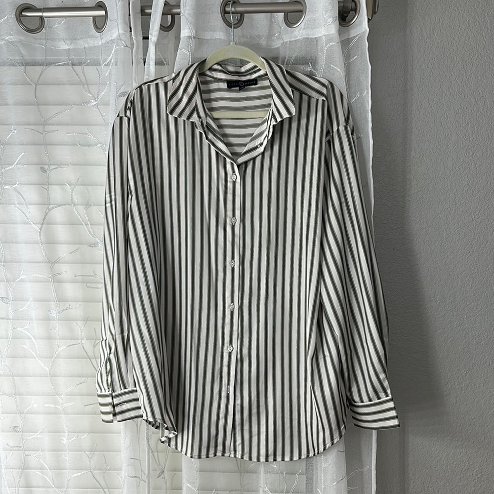 Fred David Black and White Casual Button Down Shirt